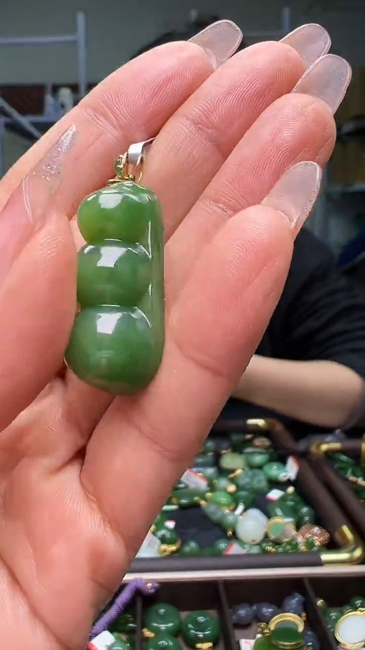 颈饰18K金镶嵌和田玉（多样性发货.发其一)12.24.53