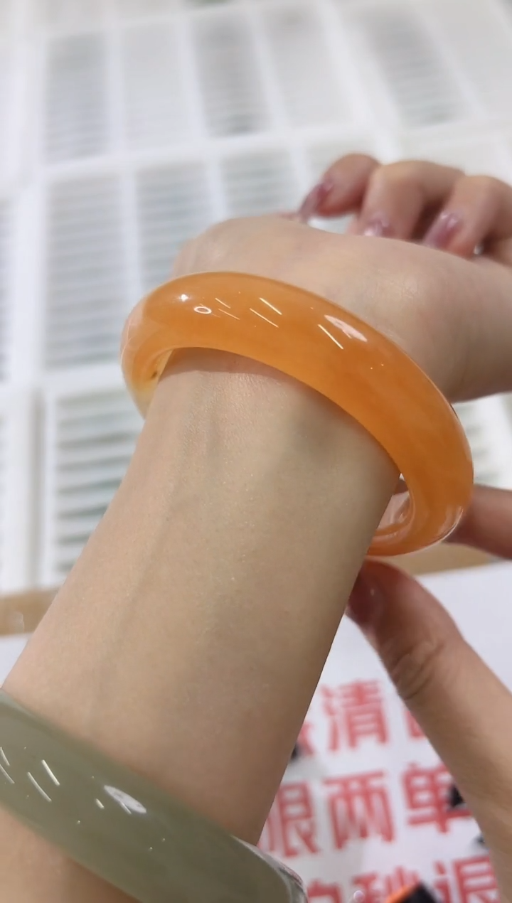 未镶嵌手镯石英质玉53-55JU