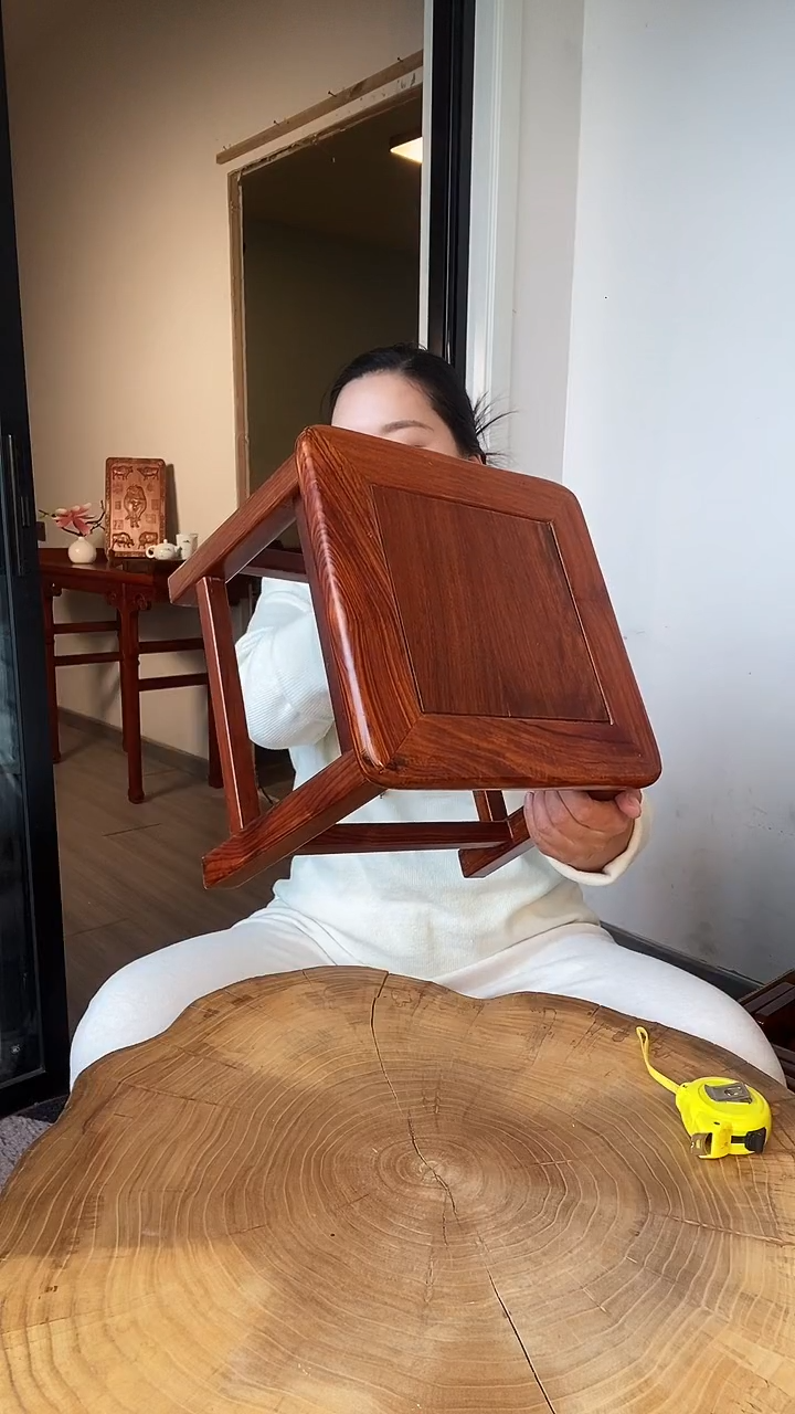木质花梨木小方凳榫卯结构有瑕疵瑕疵介意勿拍！