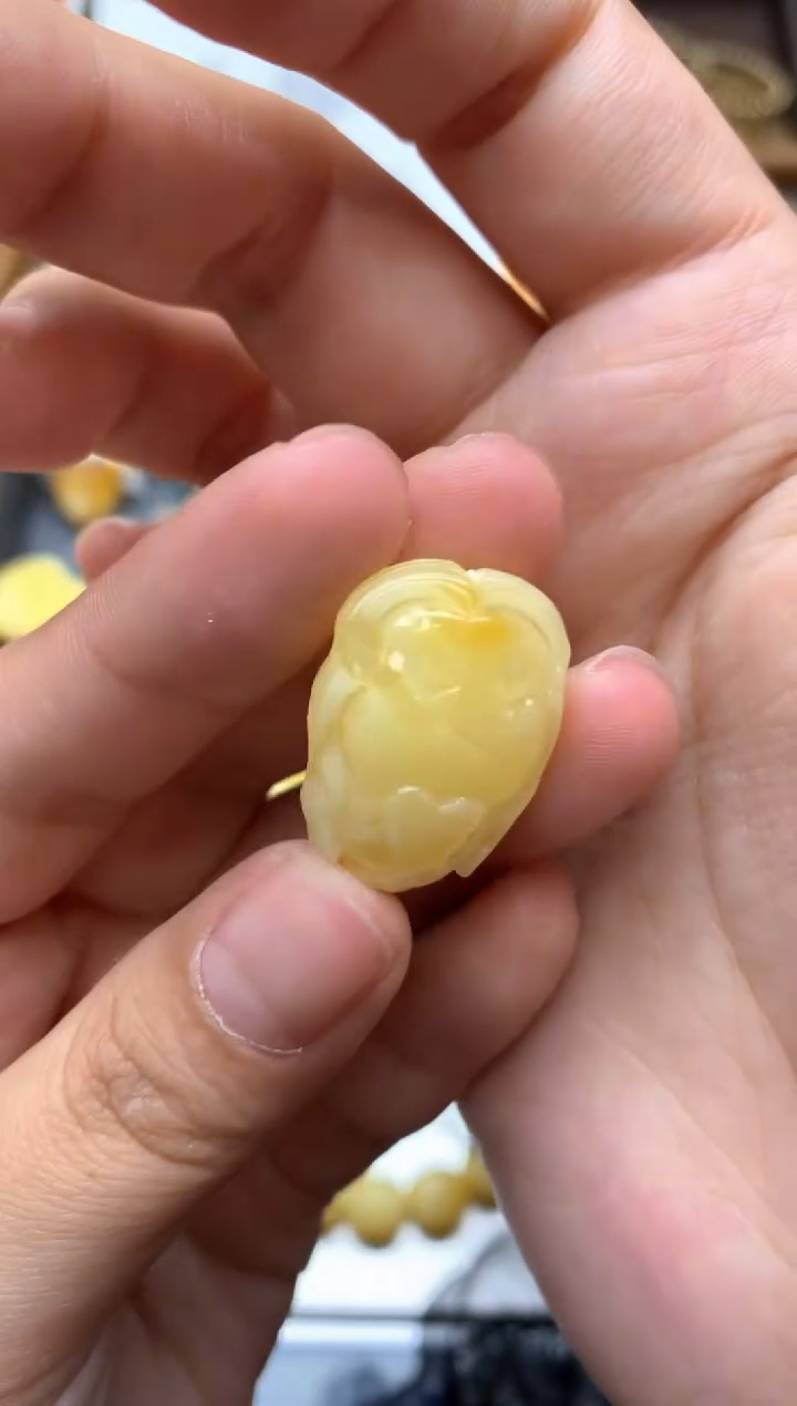【闪购商品】琥珀珠宝奇石未镶嵌081琥珀蜜蜡花粉有纹小坑介意勿拍