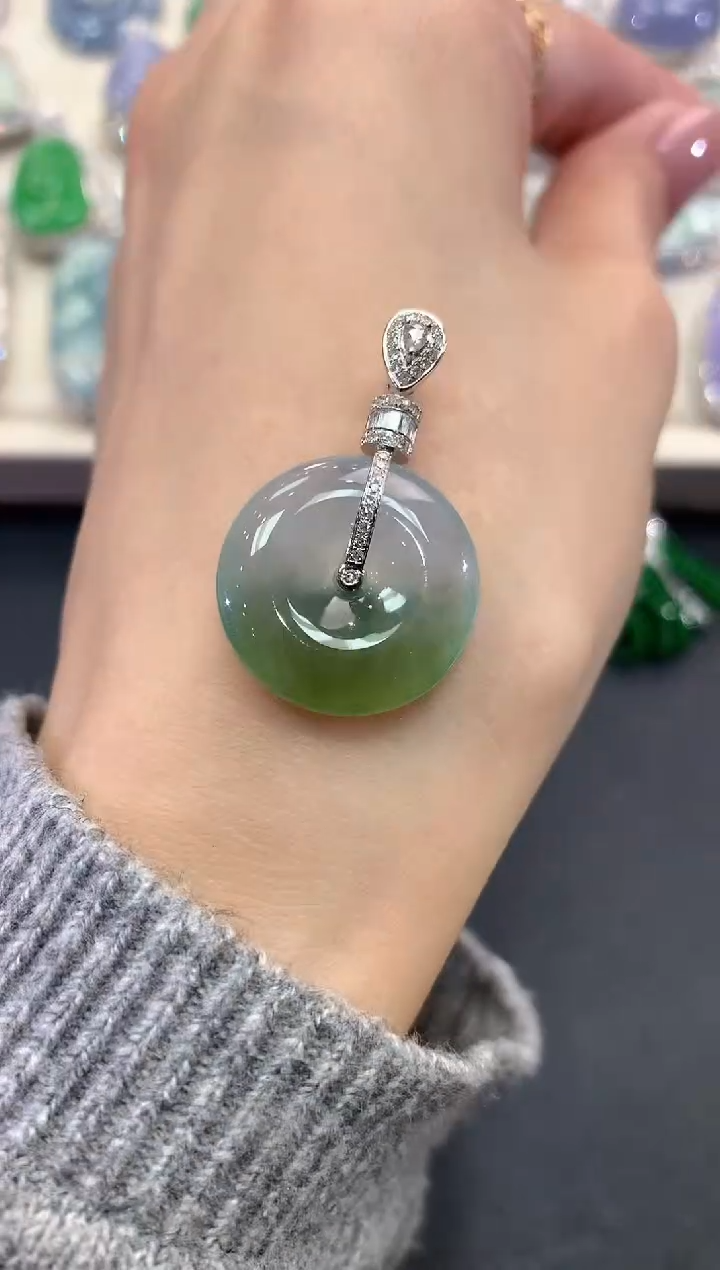 【闪购商品】翡翠吊坠(不含链)18K金镶嵌q71