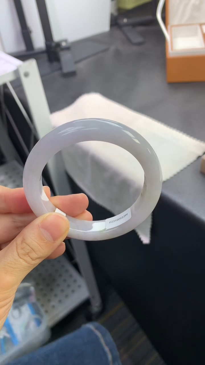 未镶嵌手镯翡翠退货需手镯吊牌标签完好