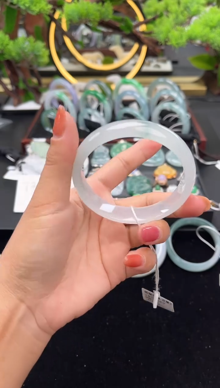 未镶嵌手镯翡翠手镯