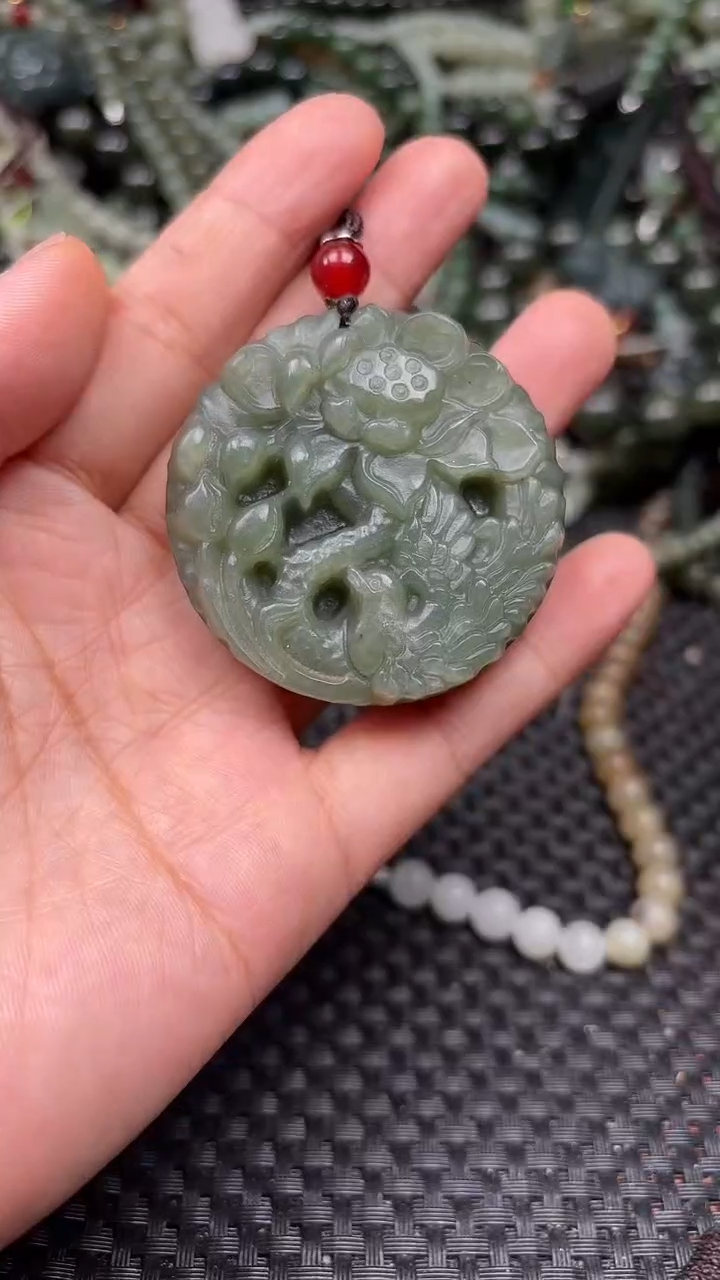 颈饰未镶嵌和田玉1
