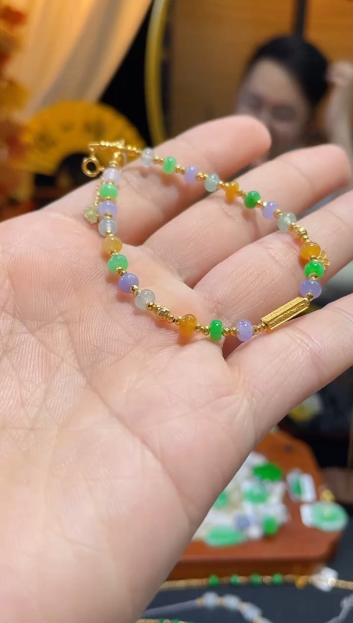 颈饰18K金镶嵌翡翠手链