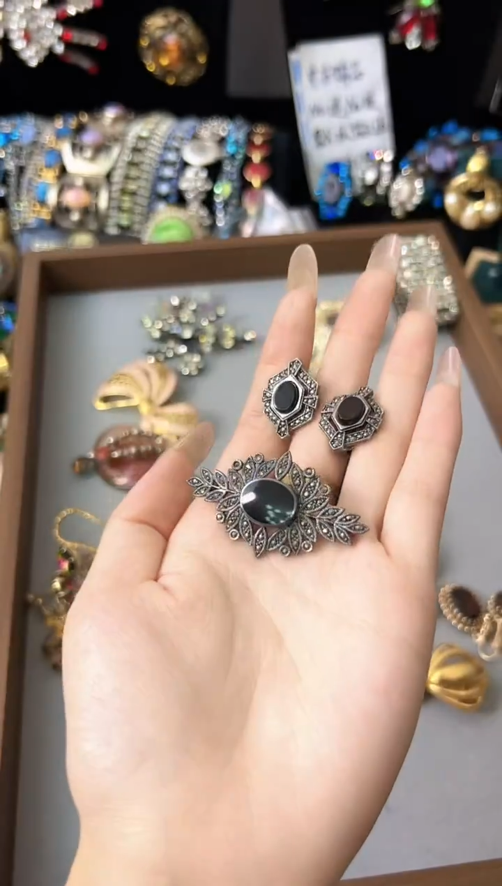 铁合金合成碳硅石九土五胸针马赛石avon耳夹一套