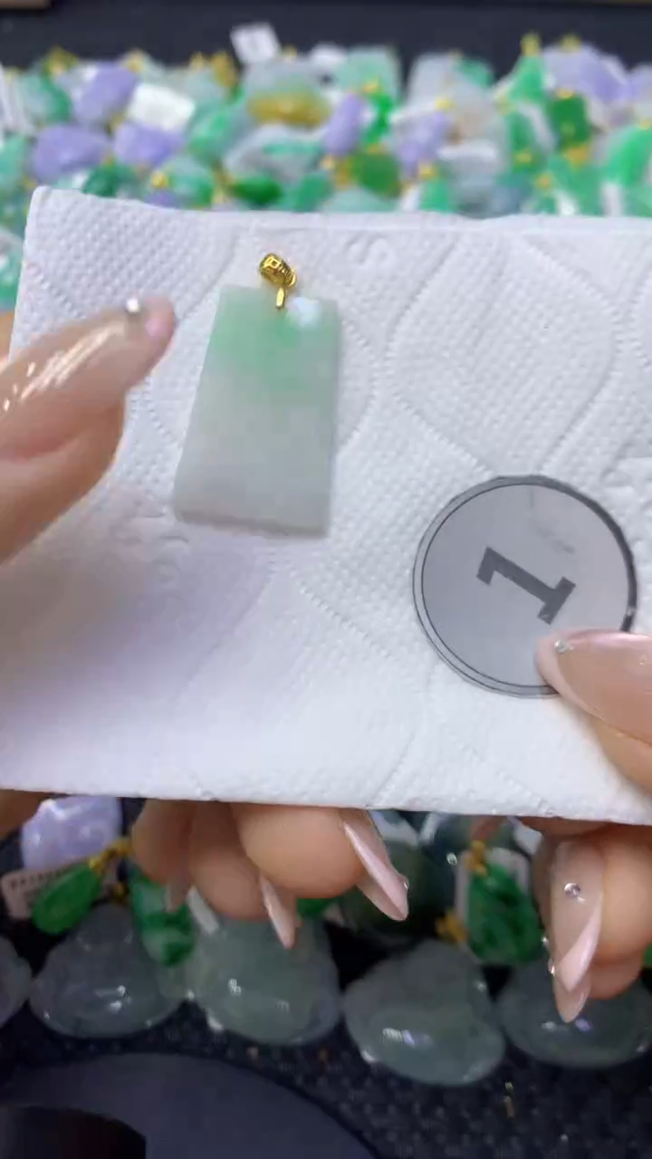 颈饰未镶嵌翡翠天然缅甸翡翠A货