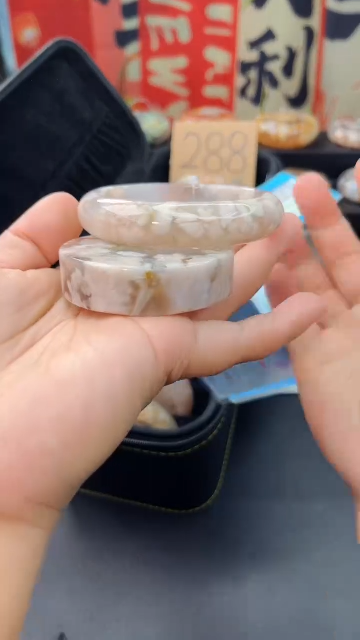 【闪购商品】石英质玉手镯未镶嵌赠送镯心（圈口58