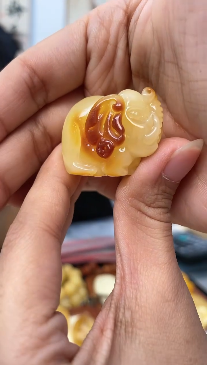 【闪购商品】蜜蜡裸石未镶嵌天然琥珀蜜蜡大象