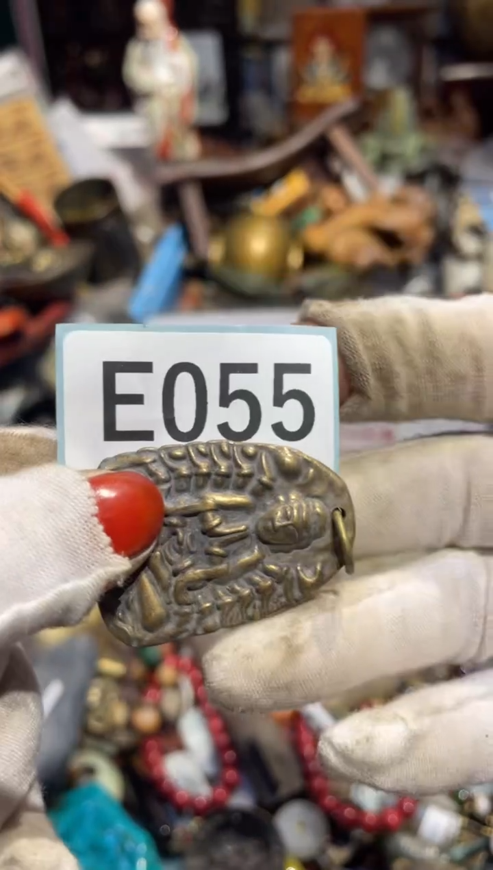 瓷片一***！表姐直播火爆热卖