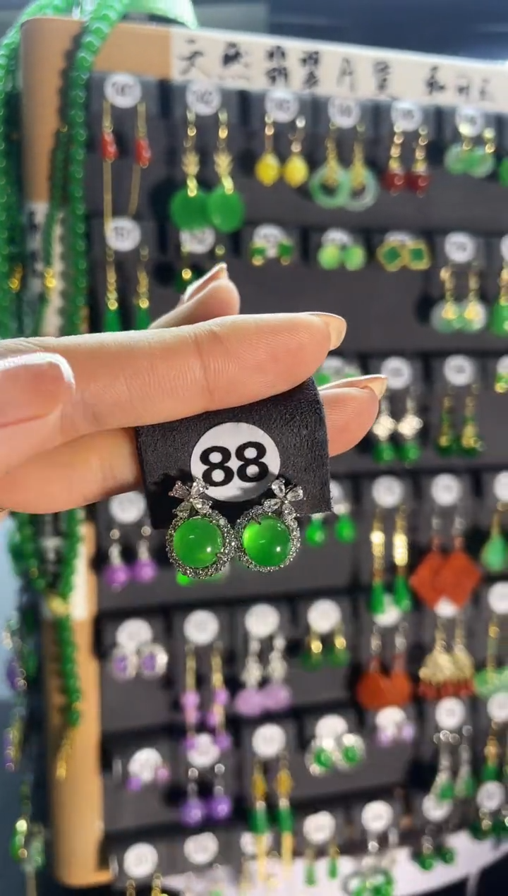 【闪购商品】翡翠耳饰银S925镶嵌88....