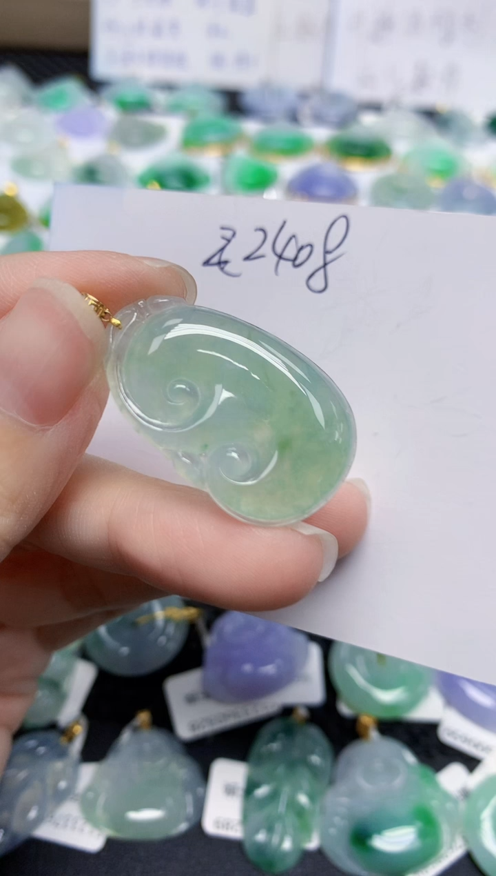 翡翠18K金镶嵌颈饰天然缅甸翡翠A货