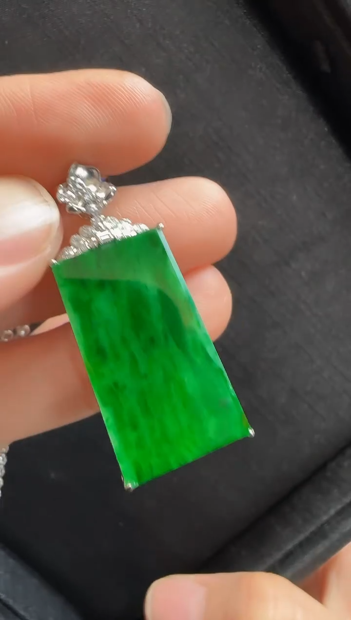 【闪购商品】翡翠颈饰18K金镶嵌646无事牌一个