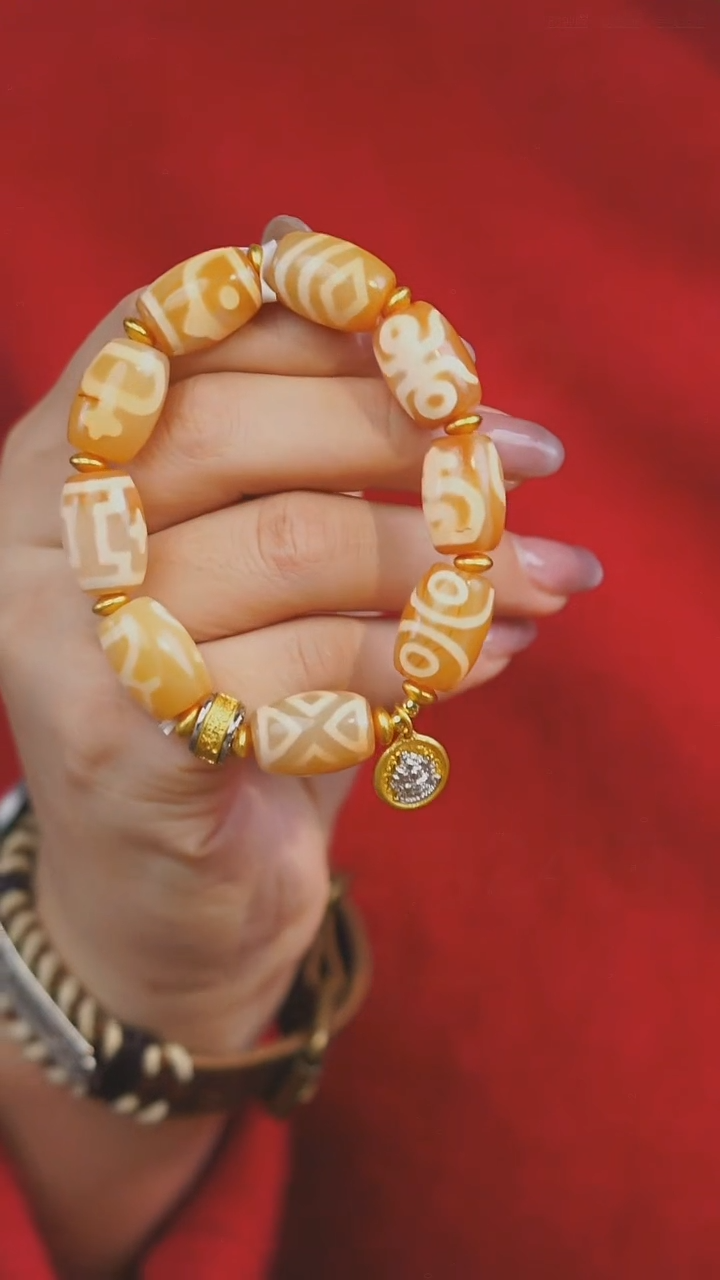 【闪购商品】玛瑙/玉髓手串未镶嵌多样性发其一