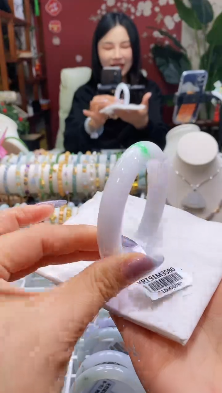 【闪购商品】翡翠手镯未镶嵌103白底青575812.1*8.8