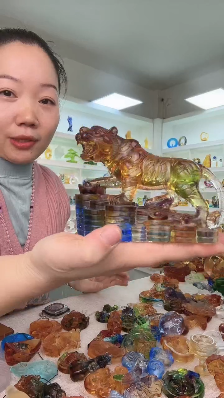 手工艺品琉璃老虎