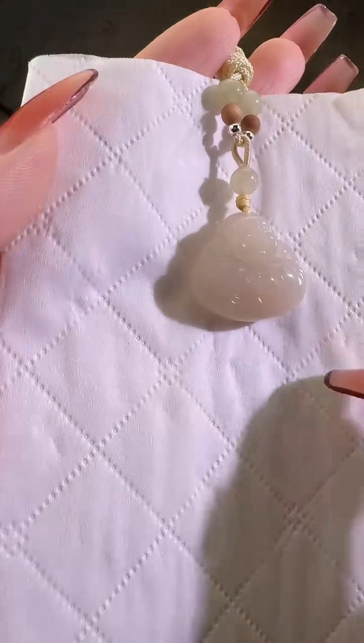 【闪购商品】和田玉颈饰未镶嵌抱抱佛