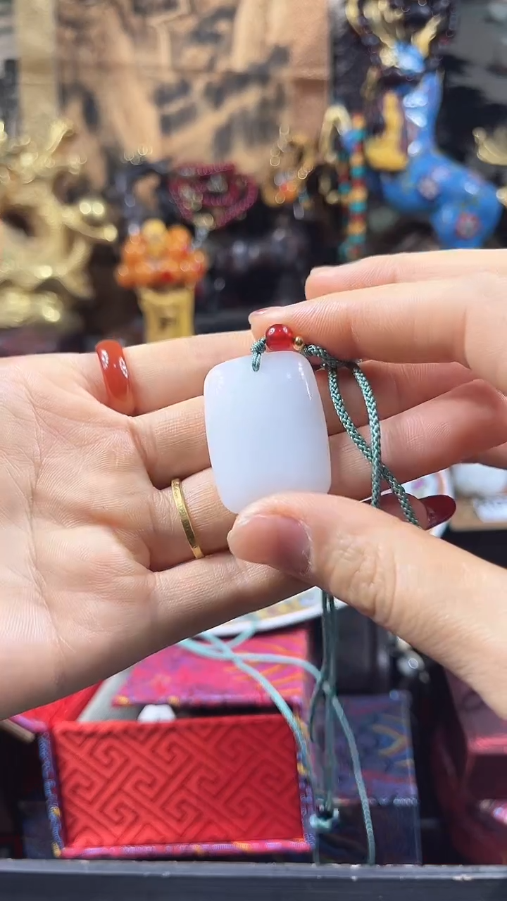 和田玉未镶嵌颈饰花姐甄选无事牌项链