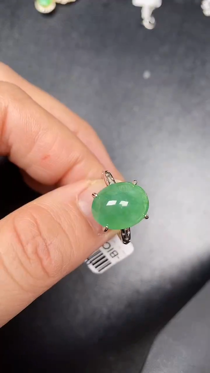 银S925镶嵌戒指翡翠6800