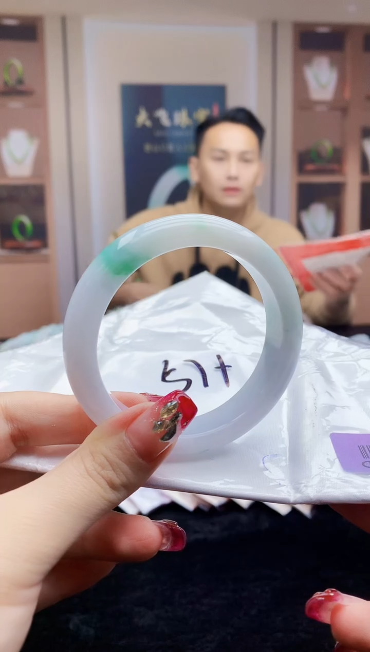 【闪购商品】翡翠手镯未镶嵌   H68-238