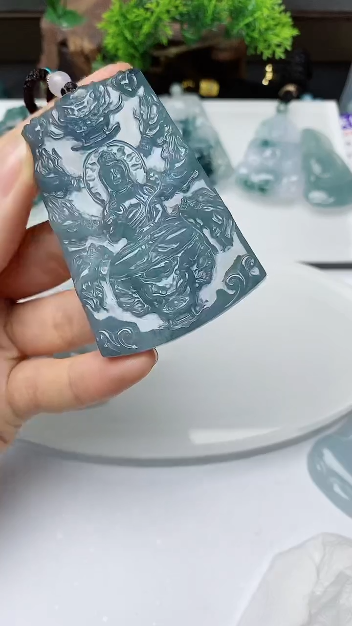 【闪购商品】翡翠颈饰未镶嵌