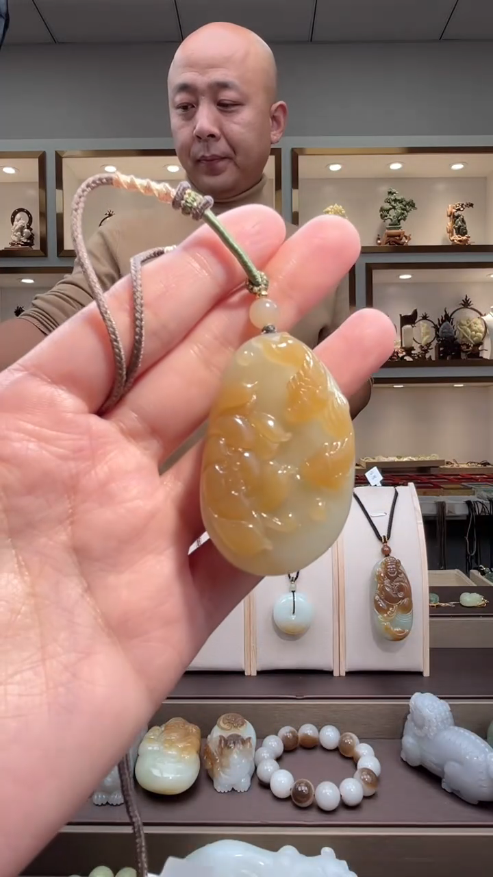 颈饰未镶嵌和田玉苏