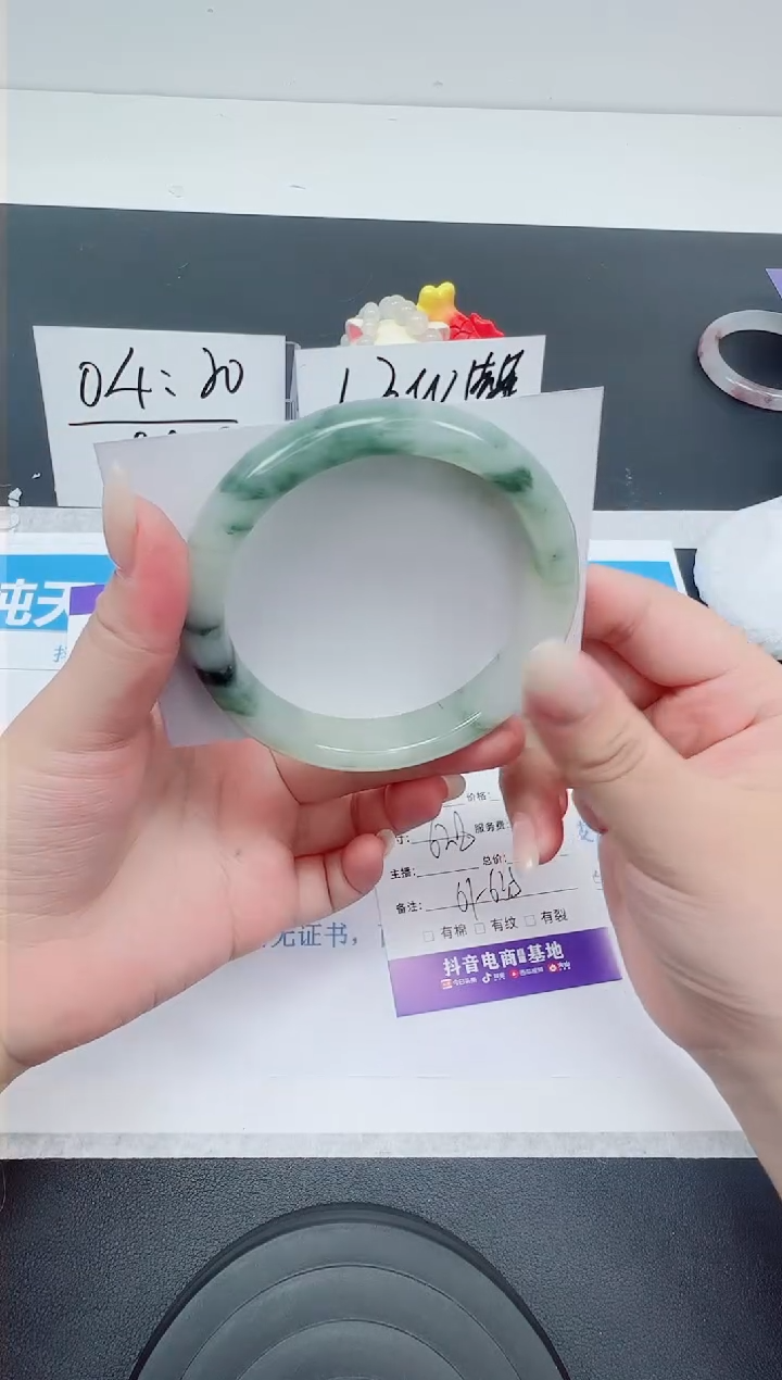 【闪购商品】石英质玉手镯未镶嵌编号117--62.8圈