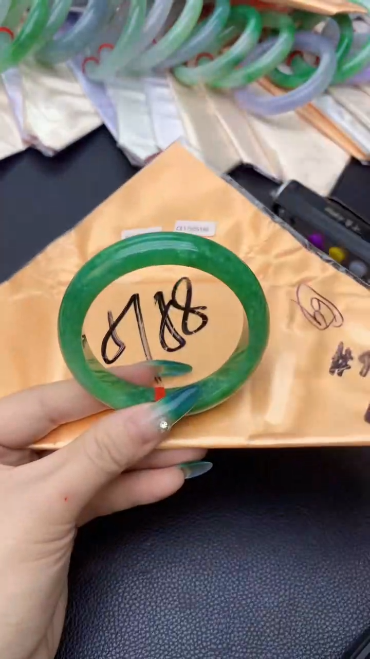 【闪购商品】翡翠手镯未镶嵌0431154753