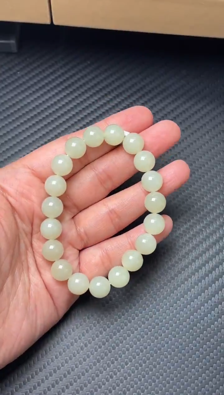 未镶嵌手串和田玉且末迪克兰一微色差卡10Hm