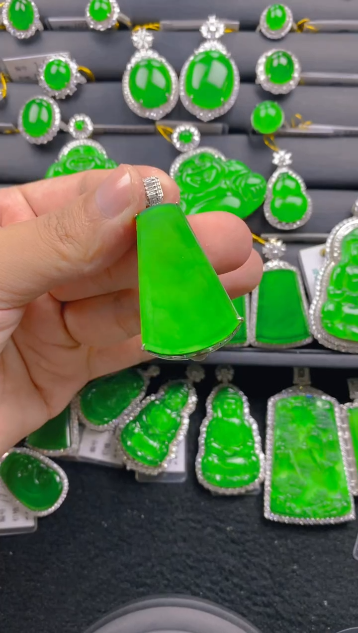 【闪购商品】翡翠颈饰银S925镶嵌11111111