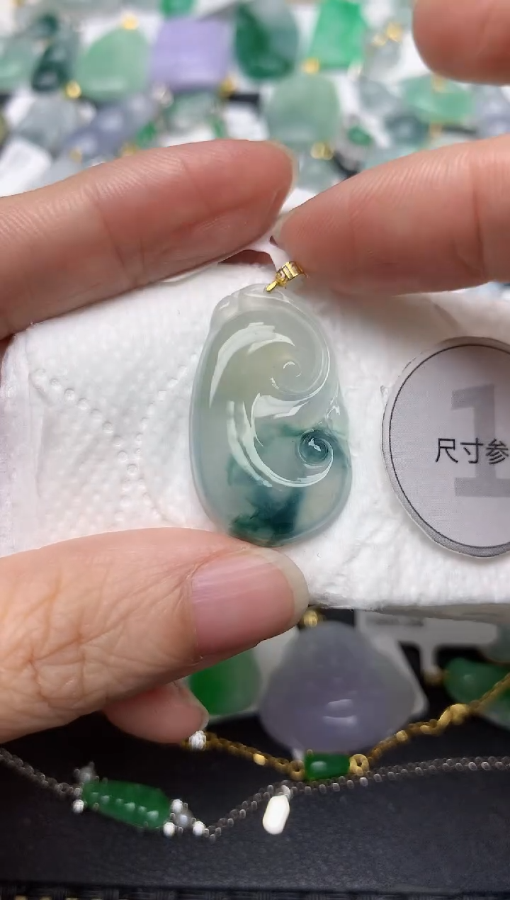 颈饰18K金镶嵌翡翠天然缅甸A货翡翠