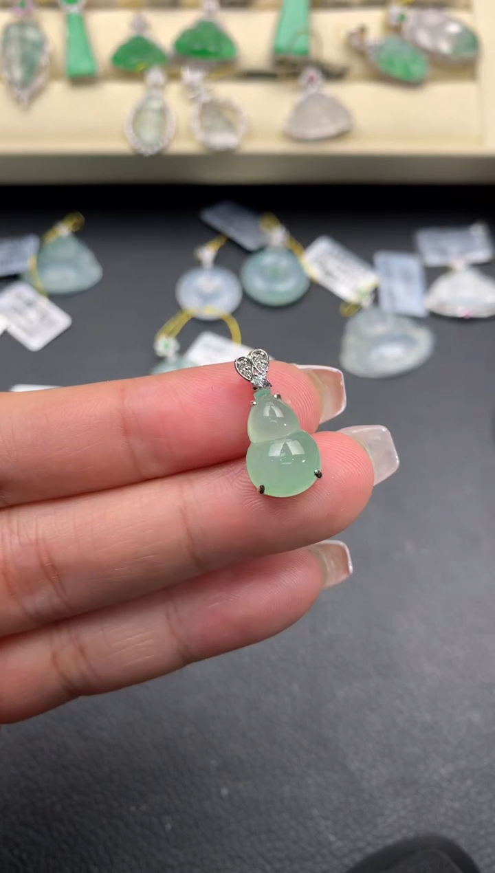 【闪购商品】翡翠颈饰18K金镶嵌D656.....