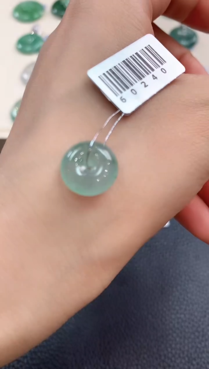 【闪购商品】翡翠吊坠(不含链)未镶嵌b134多样性一件发货不退换