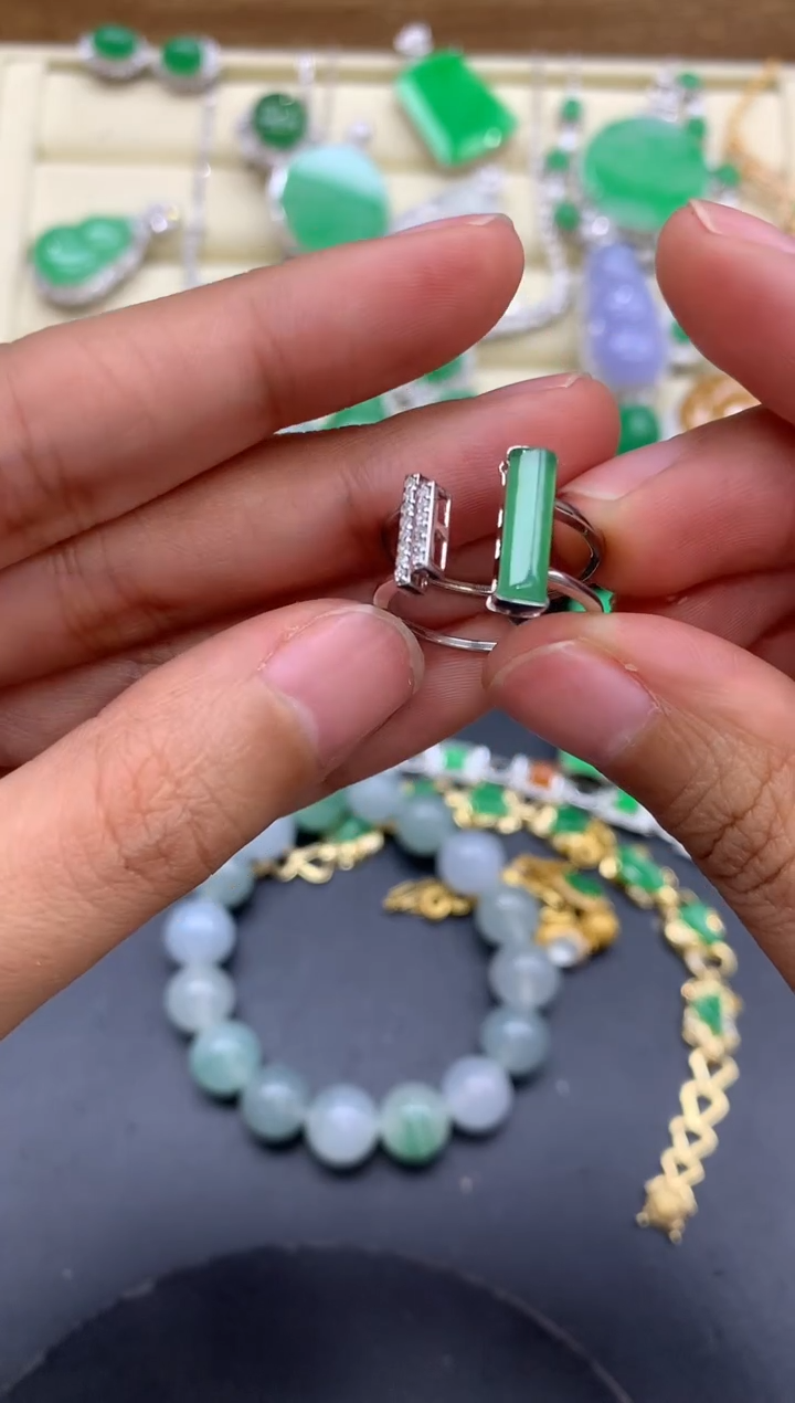 【闪购商品】翡翠戒指18K金镶嵌110-中国好珍宝