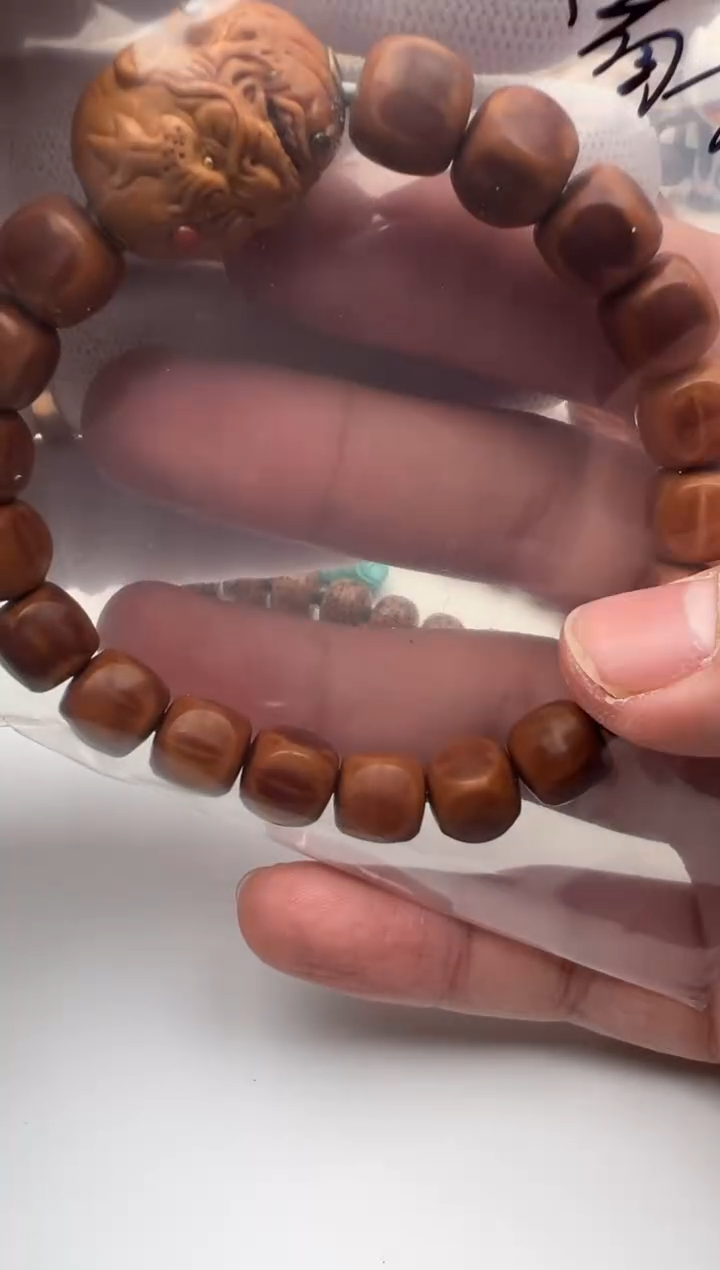 【闪购商品】猴头核桃吊坠猴头镶嵌