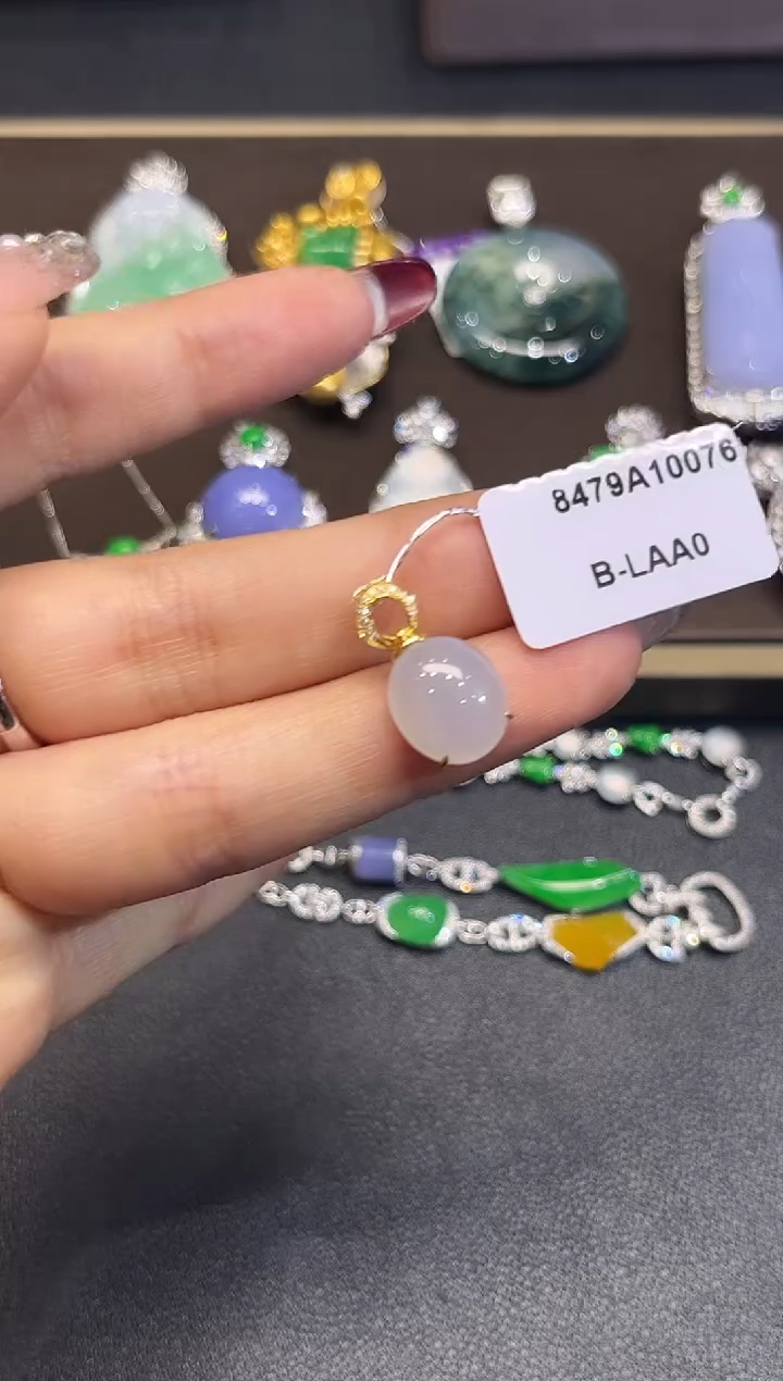 【闪购商品】翡翠吊坠(不含链)18K金镶嵌2647  
