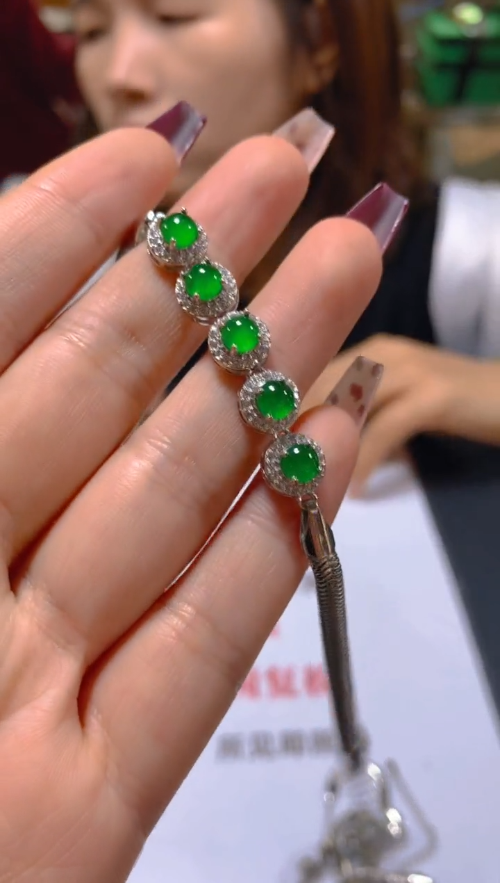 未镶嵌手链翡翠多样性发一