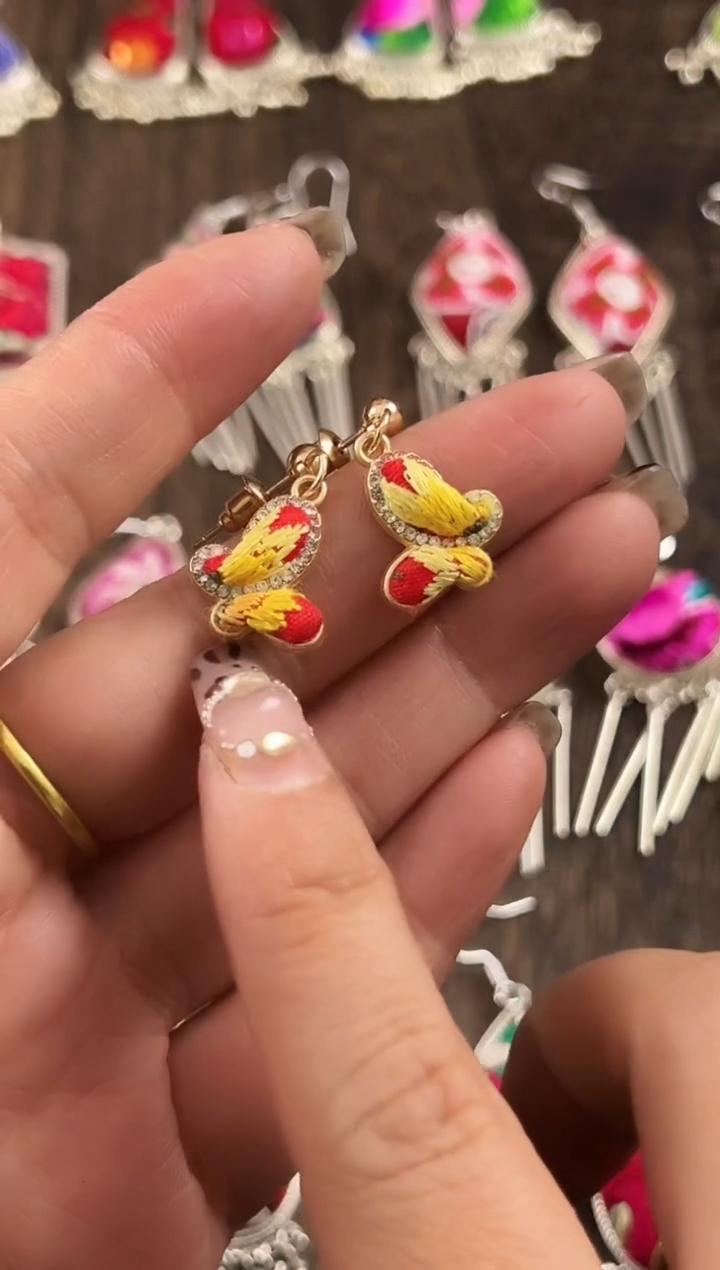 【闪购商品】织绣民族风老绣饰品473