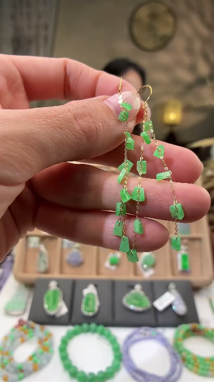 18K金镶嵌翡翠耳饰耳饰一对