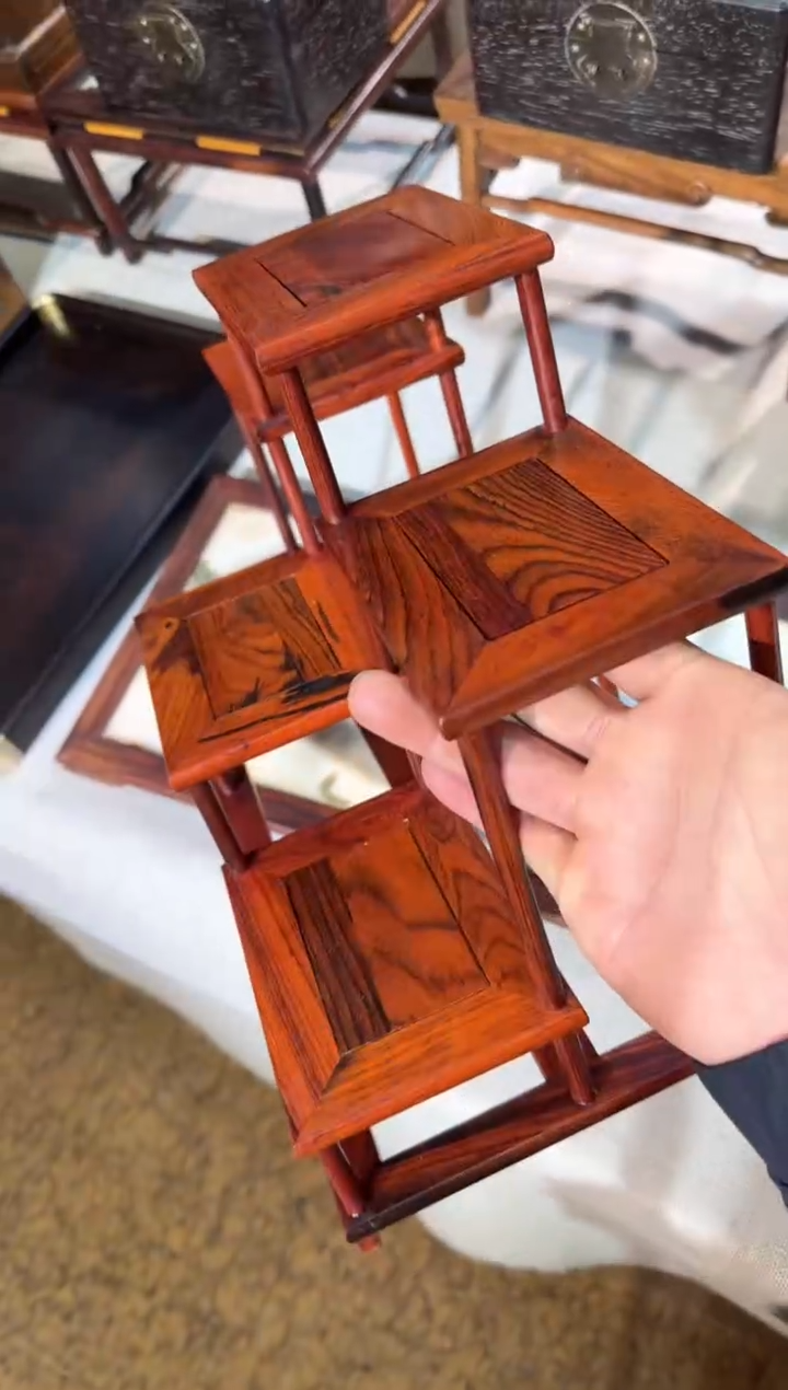 【闪购商品】木红酸枝  双层    摆件架