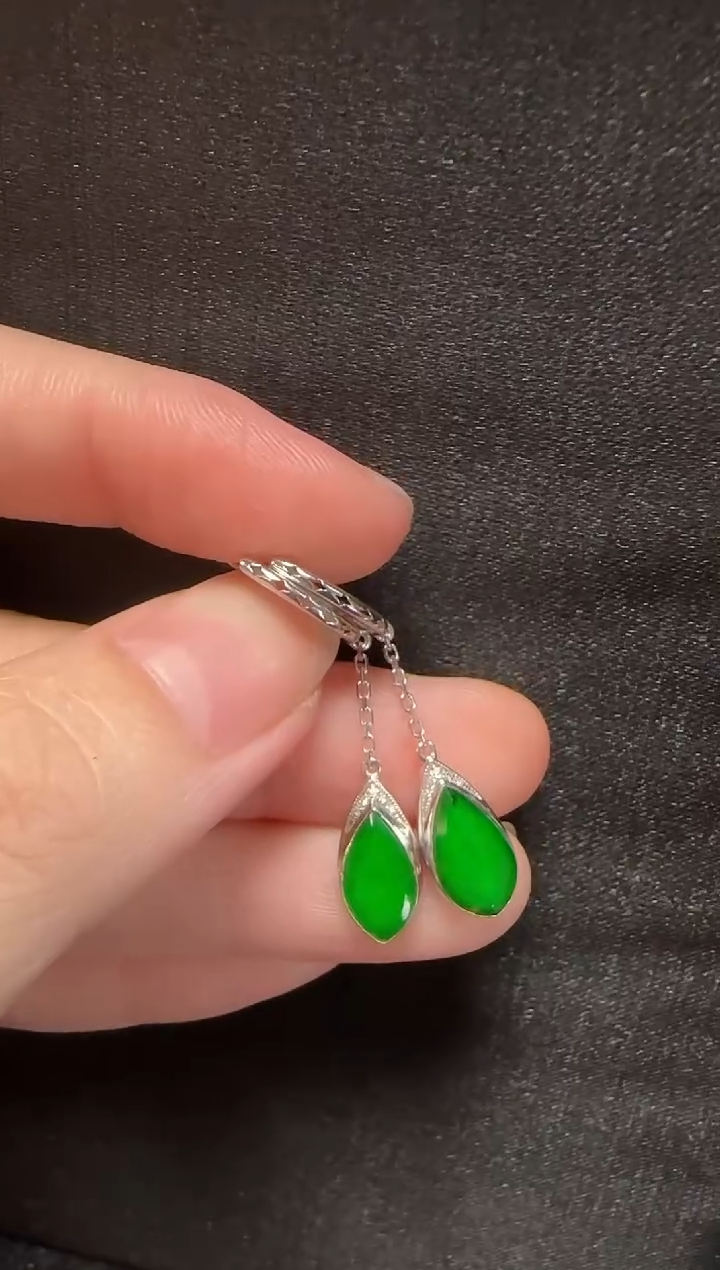 18K金镶嵌翡翠耳饰917水滴一对
