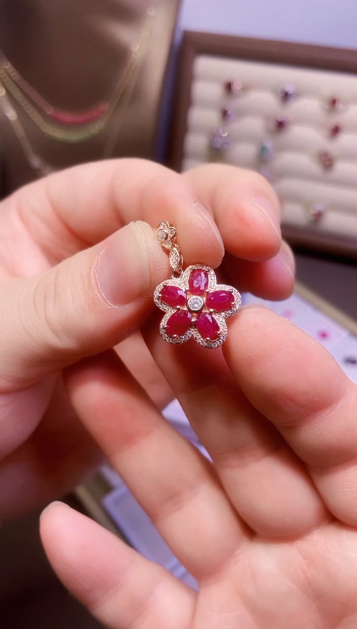 【闪购商品】红宝石吊坠(赠链)银S925镶嵌一枚