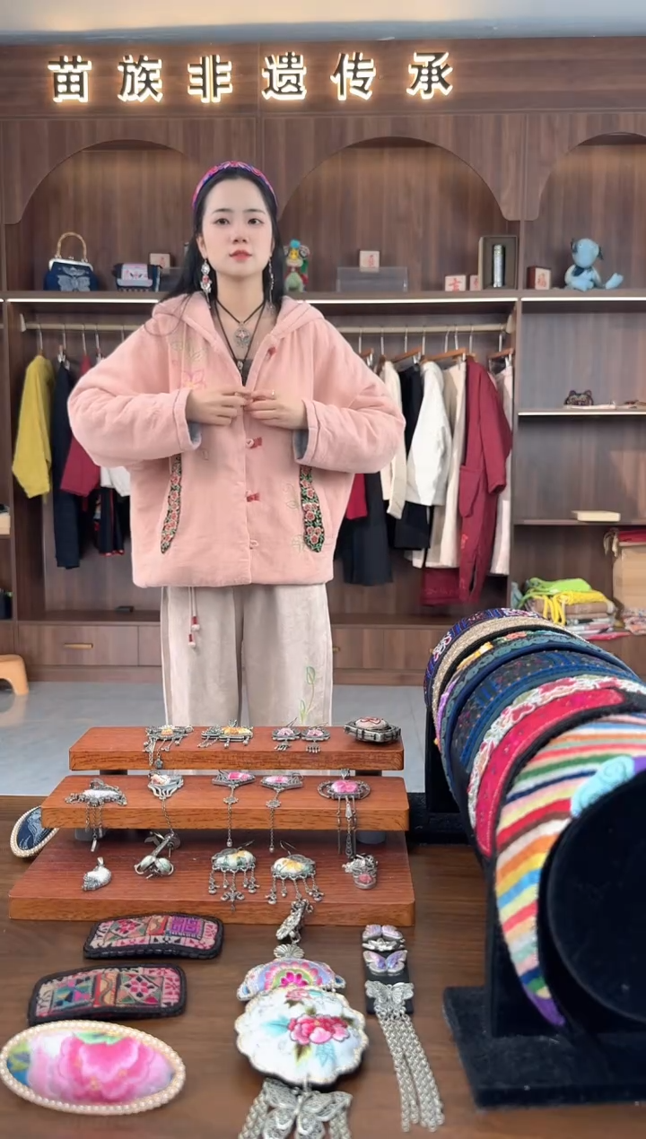 刺绣扶光苗绣传承L10