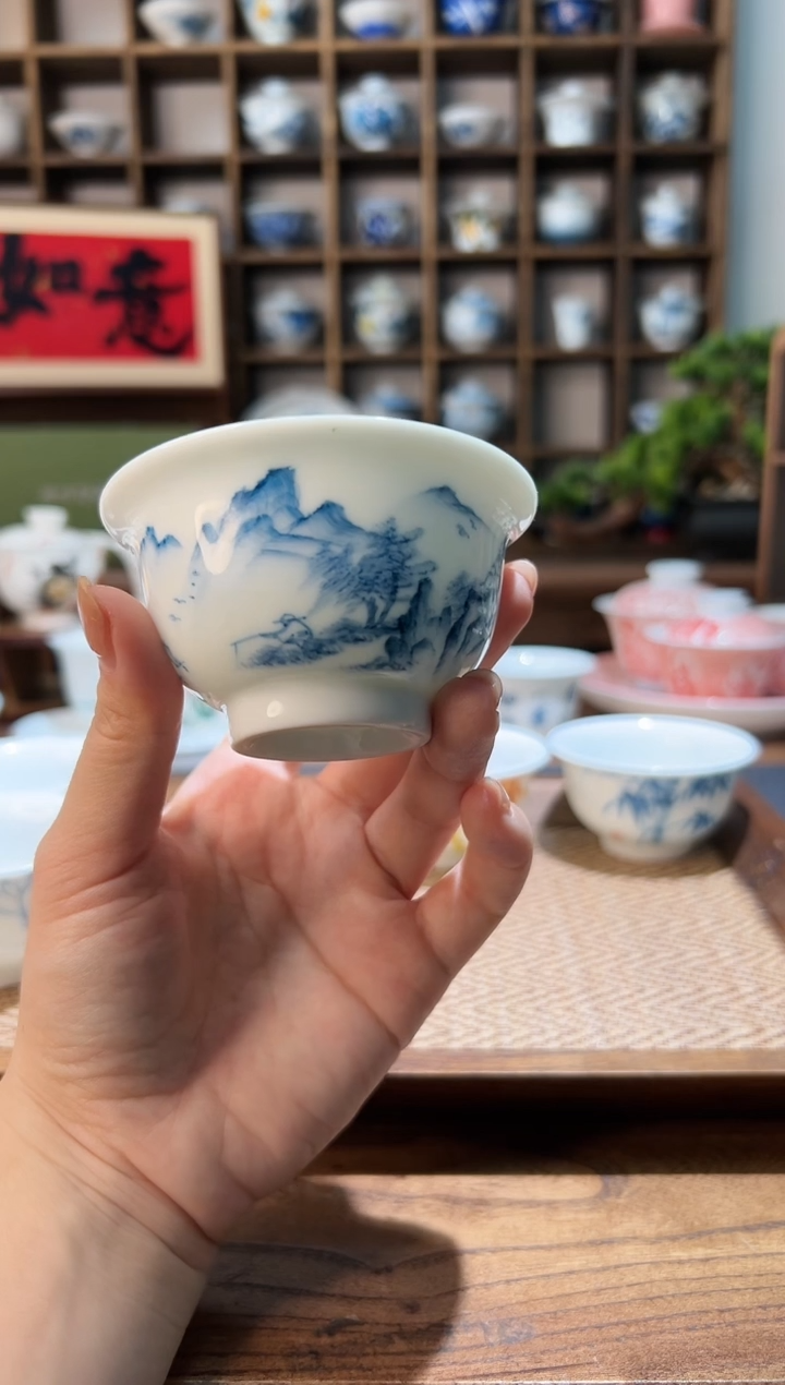 【闪购商品】（100毫升）山水压手主人杯 