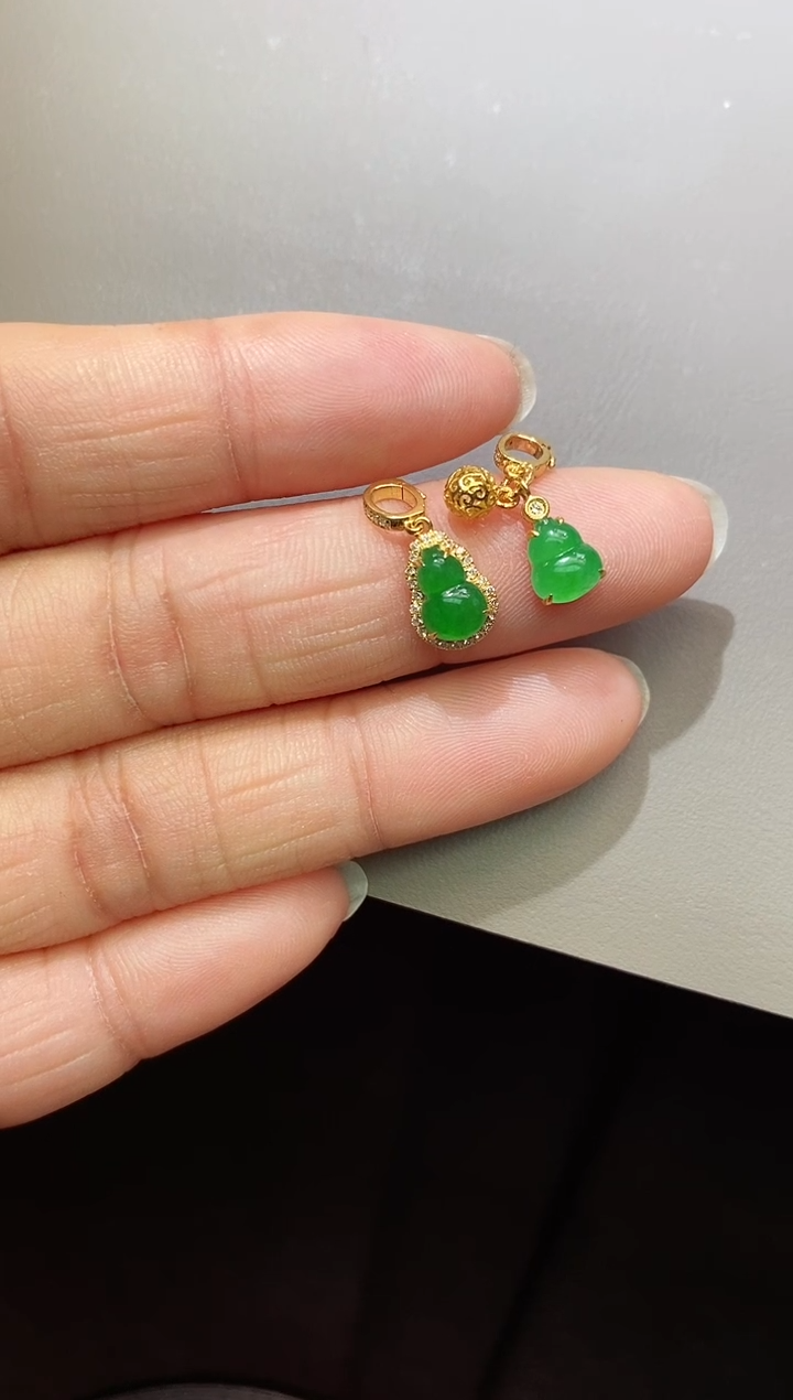 颈饰18K金镶嵌翡翠?11111111