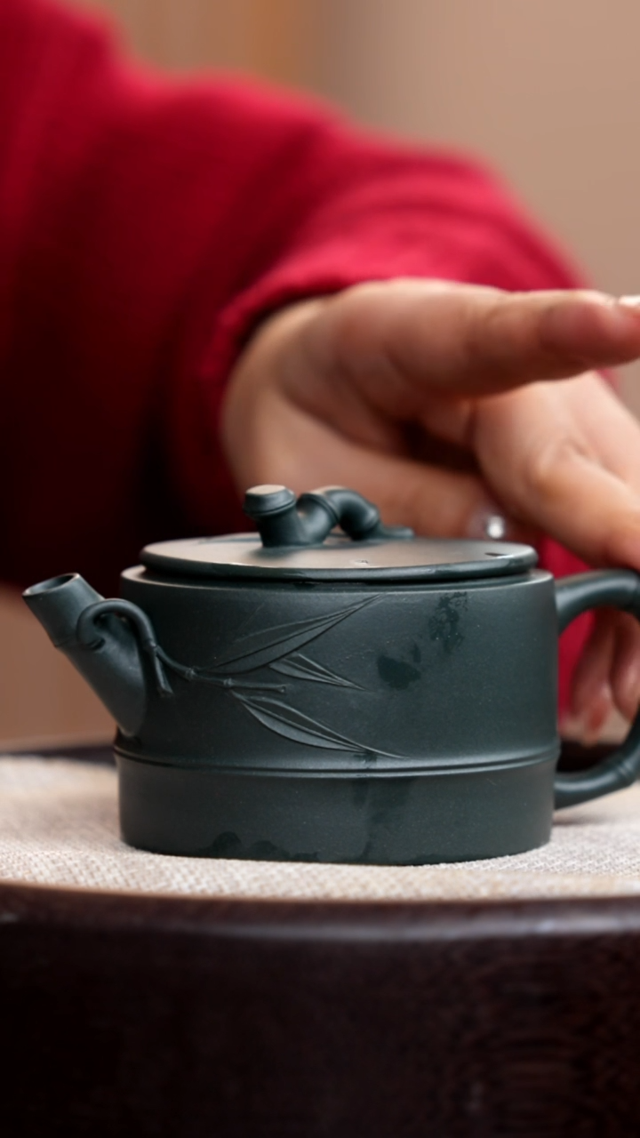 【闪购商品】紫砂茶壶老绿泥竹段012