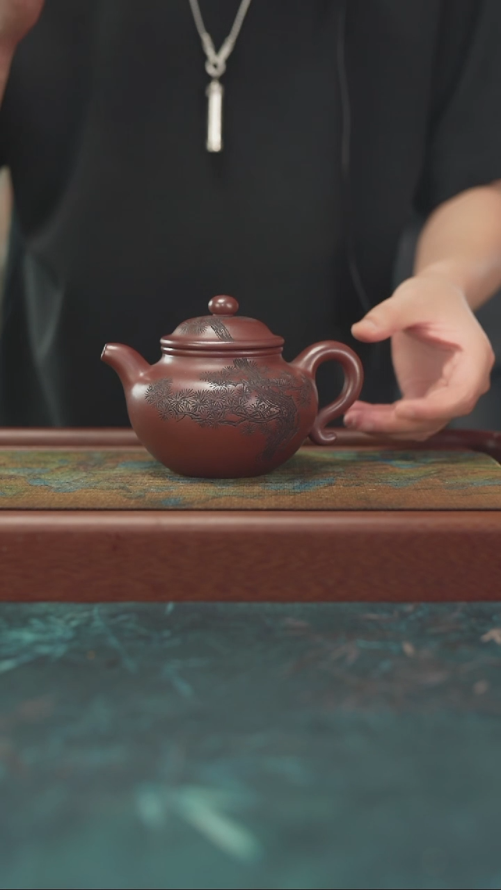 7.6  原矿紫龙血砂  莲子壶