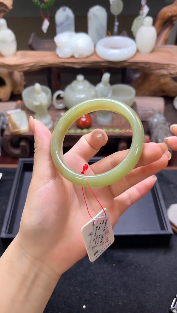 【闪购商品】和田玉手镯未镶嵌若羌青黄口手镯56圈9007171