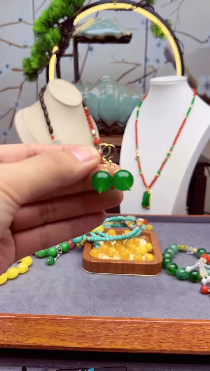 【闪购商品】和田玉耳饰14K金镶嵌e274``````