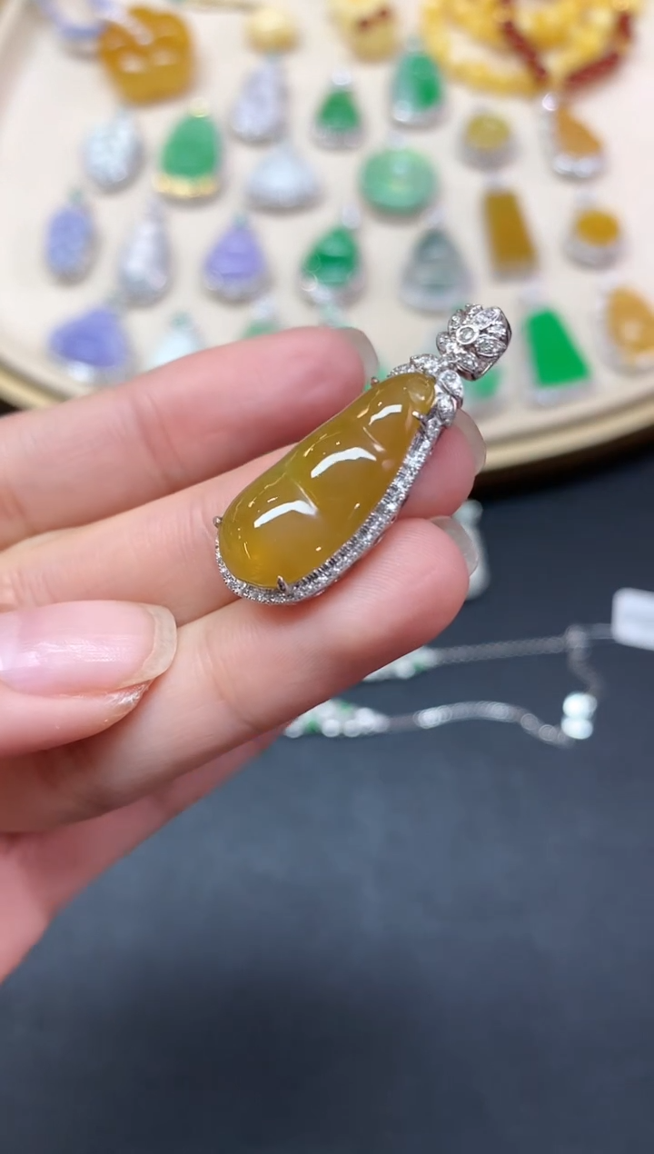 【闪购商品】翡翠吊坠(不含链)18K金镶嵌吊坠A497|3980